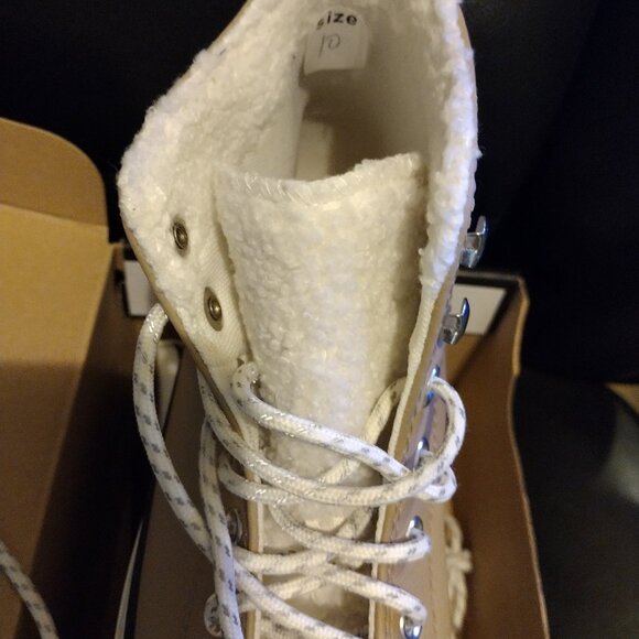 Converse AllStar Chuck Taylor Hi-Top Faux Leather Sherpa Fur Excellent Condition - Picture 6 of 10